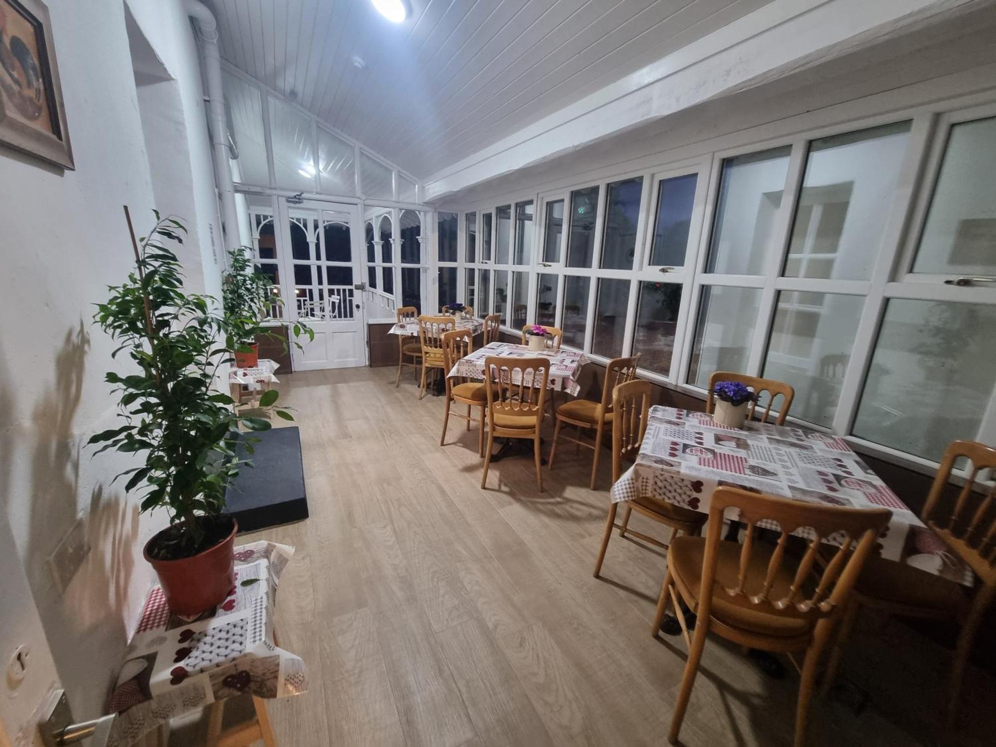 The Monkey Puzzle Hotel Bunclody Exterior photo